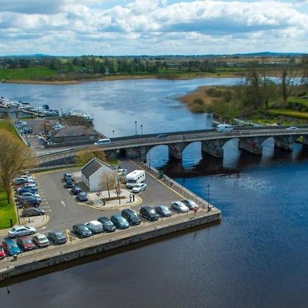 24 Beds In Carrick On Shannon Exterior foto